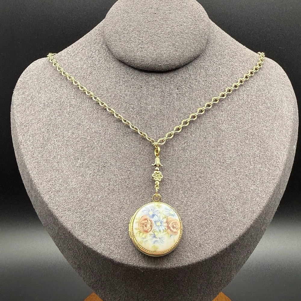 Vintage Floral Locket Necklace Gold Tone Porcelain Pendant Romantic Mid Century